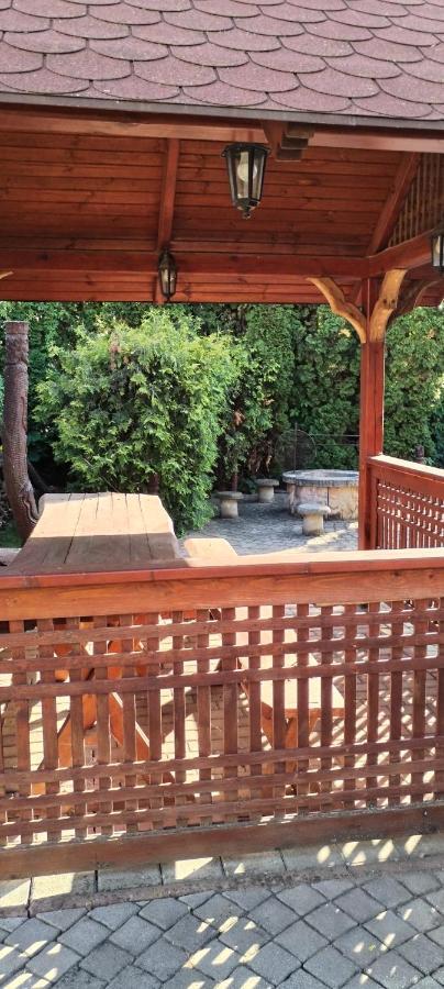 Rozsakert Apartmanhaz Hajdúszoboszló المظهر الخارجي الصورة