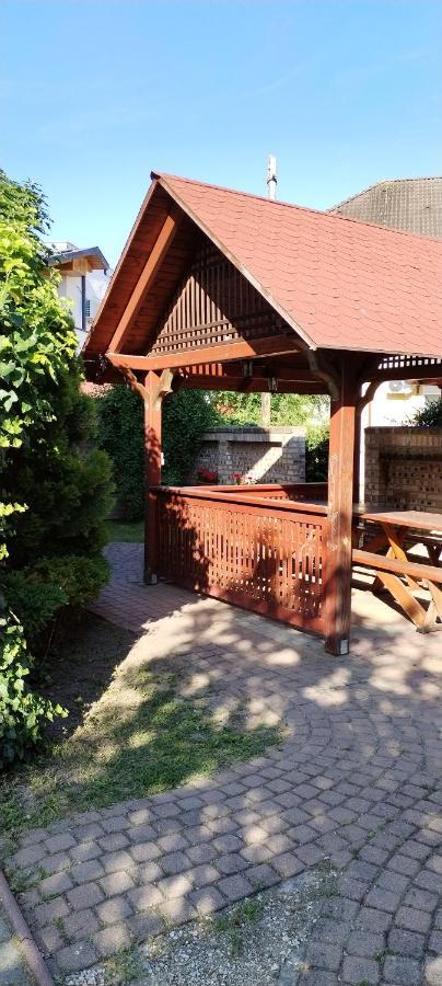 Rozsakert Apartmanhaz Hajdúszoboszló المظهر الخارجي الصورة