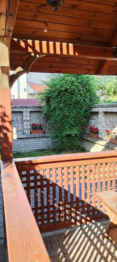 Rozsakert Apartmanhaz Hajdúszoboszló المظهر الخارجي الصورة